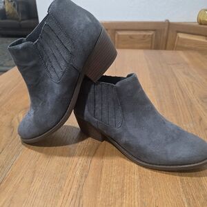 J. Adams Gray Suede Ankle Boots 9M